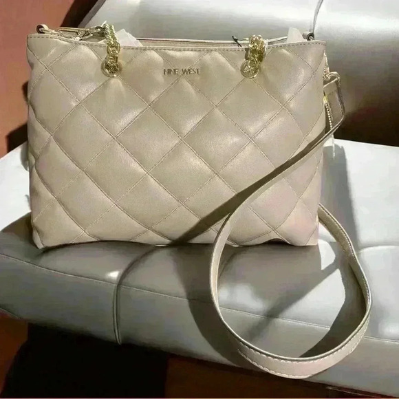 Brand New Nine West Quilted Carryall Tote Bag Purse in Cream - Picture 3 of 4